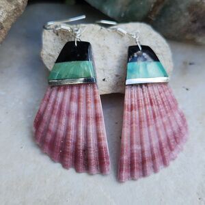 Santo Domingo Kewa Pueblo Spiny Oyster Handmade Native overlay Shell Earrings